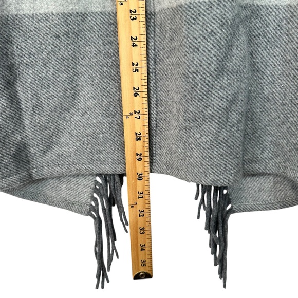 Vineyard Vines Fringe Vest Gray Wool Blend Preppy Coastal Layering Small - Picture 9 of 12